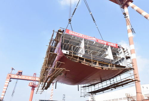 嘉興港上船臺(tái)-壓縮.jpg